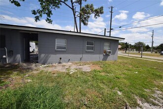 102 W Lancaster Rd in Orlando, FL - Building Photo - Building Photo