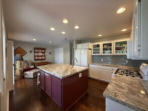 2324 Deerpark Dr in San Diego, CA - Building Photo - Building Photo