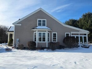 359 Main St in Easthampton, MA - Building Photo - Building Photo