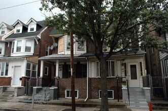 4937 Chancellor St in Philadelphia, PA - Foto de edificio - Building Photo