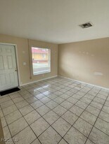 1228 NE 9th St in Cape Coral, FL - Building Photo