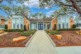 Oaks at Greenview in Houston, TX - Foto de edificio - Building Photo