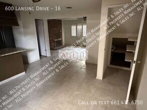 600 Lansing Dr in Bakersfield, CA - Building Photo - Building Photo