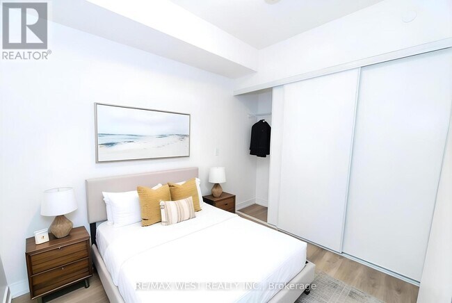 1 Jarvis St in Hamilton, ON - Building Photo - Building Photo