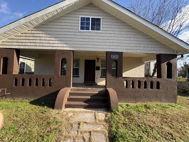 property at 1615 Dora St