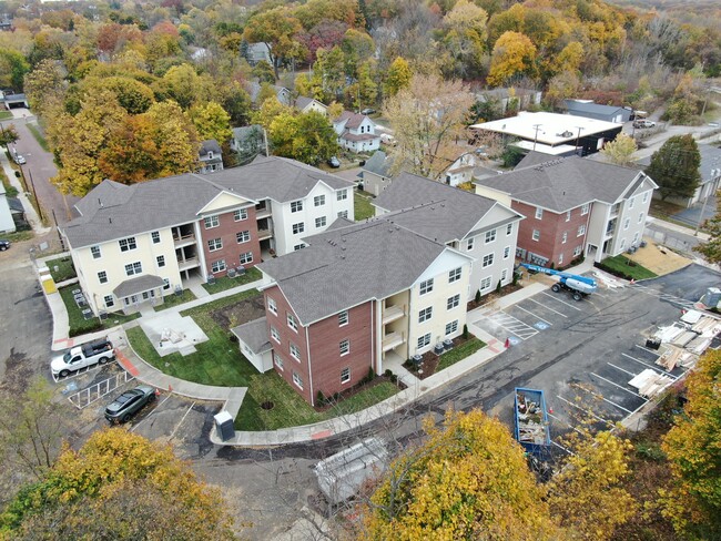 65 Nickel in Akron, OH - Foto de edificio - Building Photo