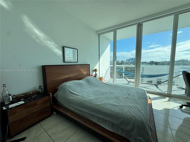 6580 Indian Creek Dr in Miami Beach, FL - Building Photo - Building Photo