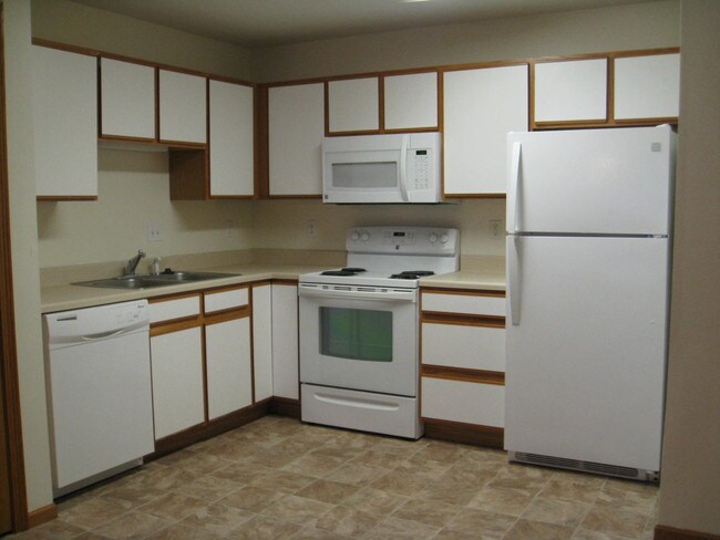 6601 Creekside Dr NE-Unit -6601-01 in Cedar Rapids, IA - Building Photo - Building Photo