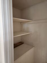 1 Hampson St, Unit 2nd floor in Attleboro, MA - Foto de edificio - Building Photo