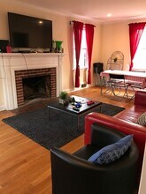 4427 Nebraska Ave NW, Unit Large sunny room upstairs in Washington, DC - Foto de edificio - Building Photo