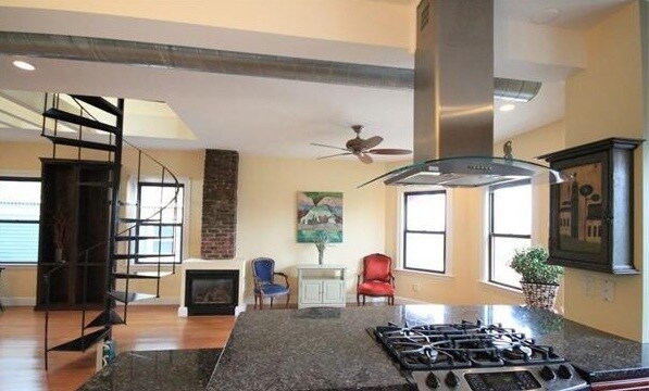 99 Hillside St, Unit 3B in Boston, MA - Building Photo - Building Photo