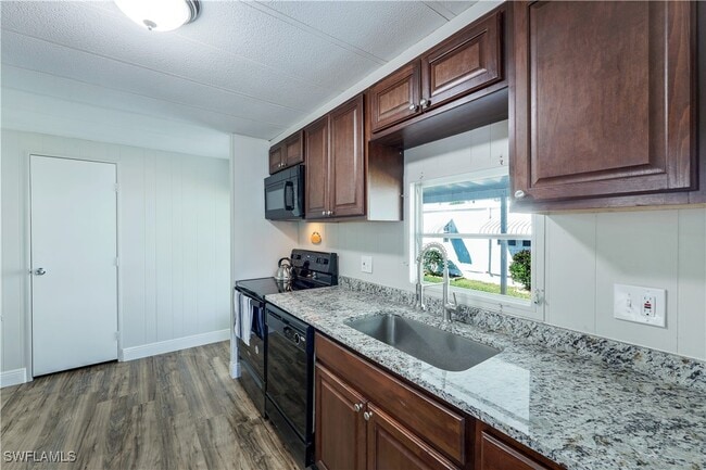 property at 21 Lemans Dr