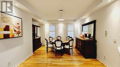 3311 Tacc Dr in Mississauga, ON - Building Photo - Building Photo