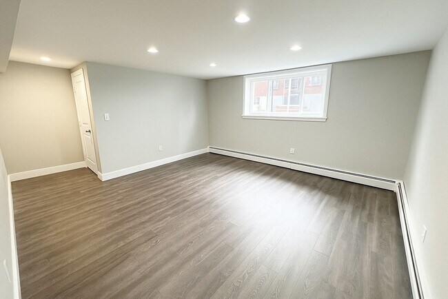 8 Bryon Rd in Brookline, MA - Building Photo - Building Photo