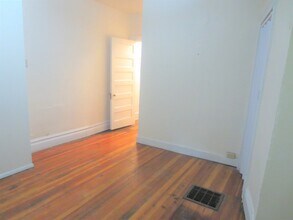 5704 Darlington Rd, Unit 1st Floor Aug in Pittsburgh, PA - Foto de edificio - Building Photo