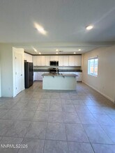 9007 Quail Grv Dr in Reno, NV - Building Photo - Building Photo