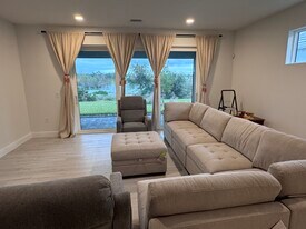 1027 Waterline Ct in Sarasota, FL - Building Photo