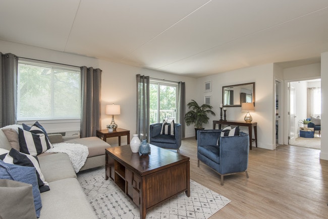 Gulph Mills Village Apartments in King of Prussia, PA - Building Photo - Building Photo