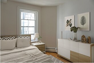 1802 Massachusetts Ave, Unit 2 in Cambridge, MA - Foto de edificio - Building Photo