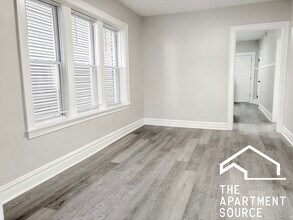 2937 N Fairfield Ave, Unit 1 in Chicago, IL - Building Photo - Building Photo