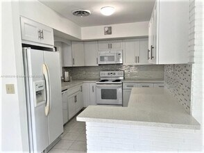 1807 N 40th Ave in Hollywood, FL - Building Photo - Building Photo