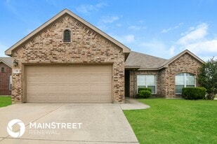 200 Kennedy Ct in Crowley, TX - Building Photo