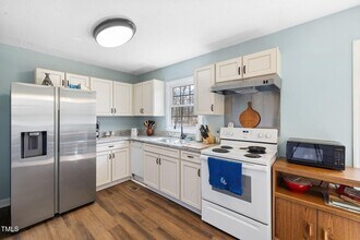 825 Parkwood St in Burlington, NC - Building Photo - Building Photo