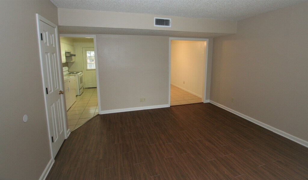 Elite Townhomes Victoria, TX Apartments