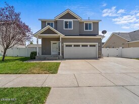 1824 E Warbler Ln in Post Falls, ID - Building Photo