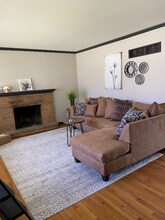 6017 N Howard Ave in Gladstone, MO - Building Photo - Building Photo