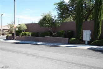 11608 W Sleepy Heaven Pl in Las Vegas, NV - Building Photo - Building Photo