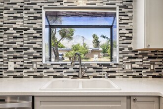 2140 E Acacia Rd N in Palm Springs, CA - Building Photo - Building Photo