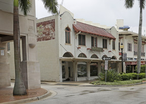 The DeMarcay at 33 South Palm Apartamentos