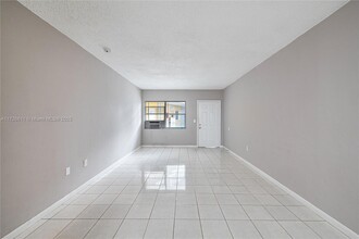 7271 Gary Ave in Miami Beach, FL - Building Photo - Building Photo