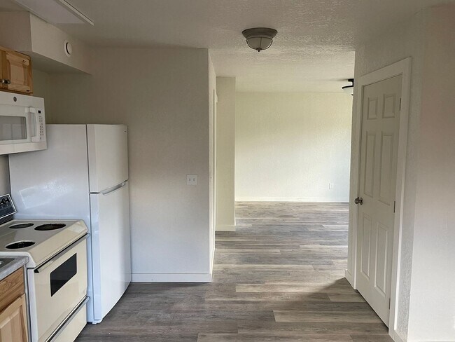 111 2nd Ave S in Hot Springs, MT - Building Photo - Building Photo