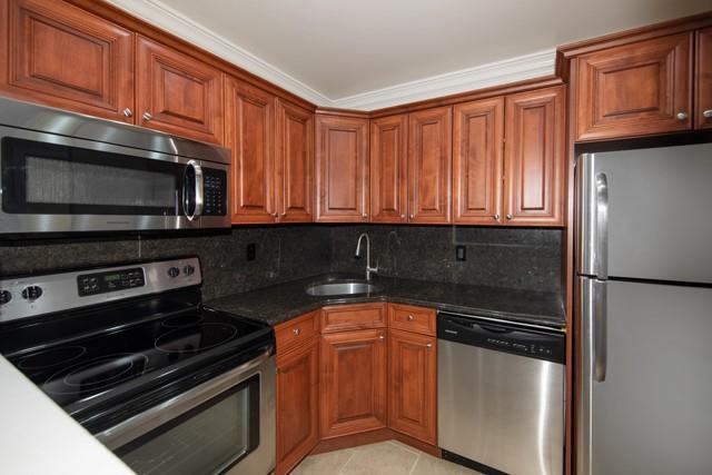 104 Easy St in Islip, NY - Building Photo - Building Photo