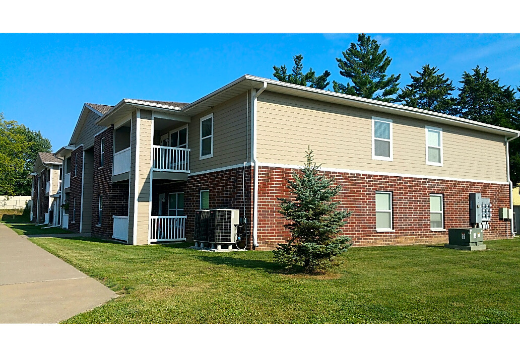 Westport Terrace Apartments in Keokuk, IA - Foto de edificio