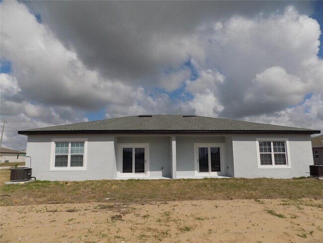 646 Desmoines Ct in Poinciana, FL - Building Photo - Building Photo