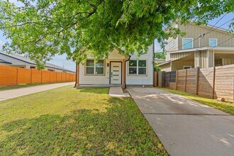 7204 Carver Ave in Austin, TX - Building Photo - Building Photo