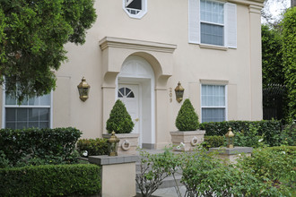 209 S Hamilton Dr in Beverly Hills, CA - Building Photo - Building Photo