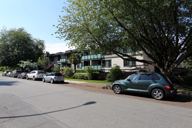 Carmel Place in Vancouver, BC - Building Photo - Primary Photo