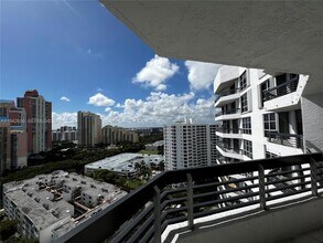 3400 NE 192 St, Unit 2102 in Aventura, FL - Building Photo - Building Photo