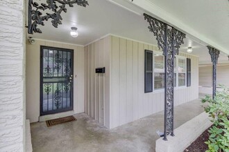 4811 Mockingbird Ln in Memphis, TN - Building Photo - Building Photo