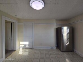 24 Rector Pl-Unit -24B in Red Bank, NJ - Building Photo - Building Photo