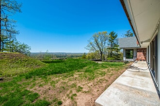 43 Prattling Pond Rd in Farmington, CT - Building Photo - Building Photo