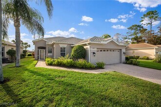 8625 Gleneagle Way in Naples, FL - Building Photo - Building Photo