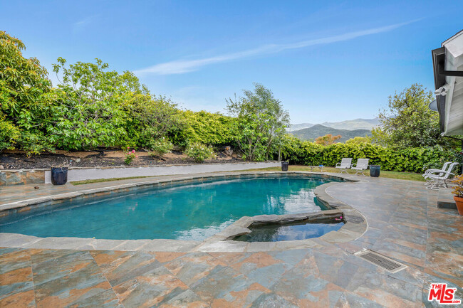 816 Boxthorn Ave in Thousand Oaks, CA - Building Photo - Building Photo
