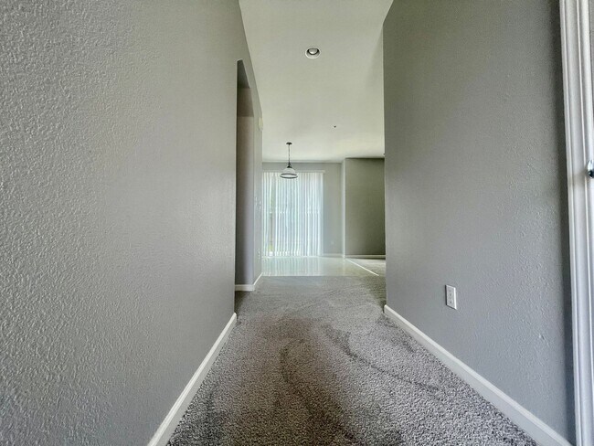 238 Laird Pl in Brentwood, CA - Building Photo - Building Photo