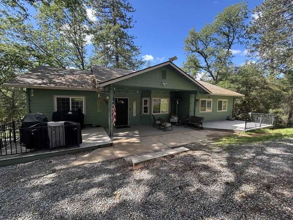 5430 Whitney Ct in Garden Valley, CA - Foto de edificio