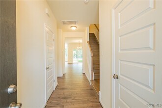 18429 Palisades Ct in Moseley, VA - Building Photo - Building Photo